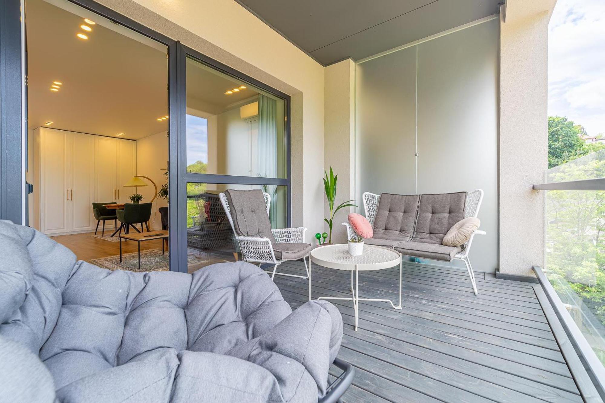 Sky Apartment With Free Parking And Balcony & Ac Kaunas Dış mekan fotoğraf