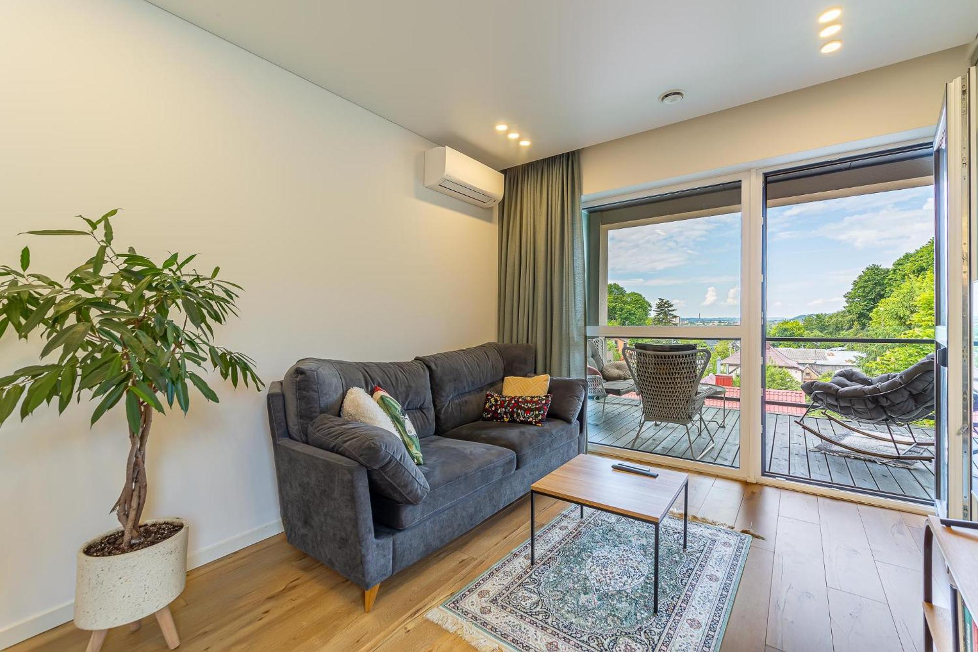 Sky Apartment With Free Parking And Balcony & Ac Kaunas Dış mekan fotoğraf
